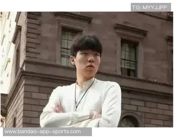 杨瀚森妈妈发声质疑虚胖问题责任归属只有她心知肚明