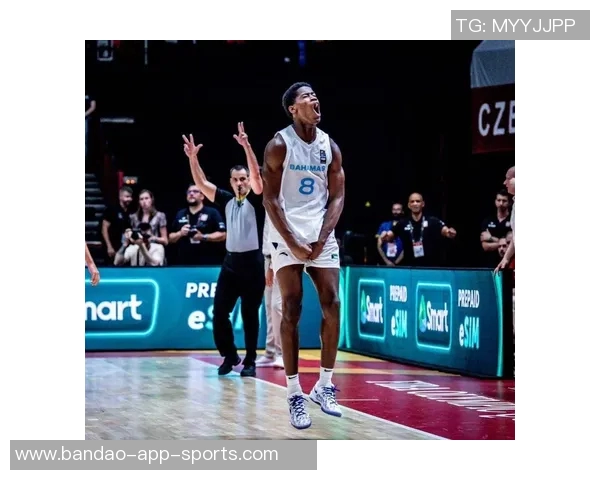 探花秀埃奇库姆闪耀全场攻防俱佳砍下26分助球队展望未来