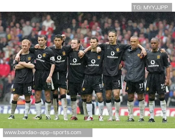 曼联新星曼的家庭背景揭秘：阿森纳球迷父母教他谦逊之道